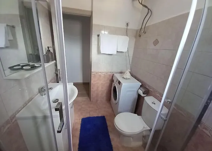 Annissa קרפאטוס